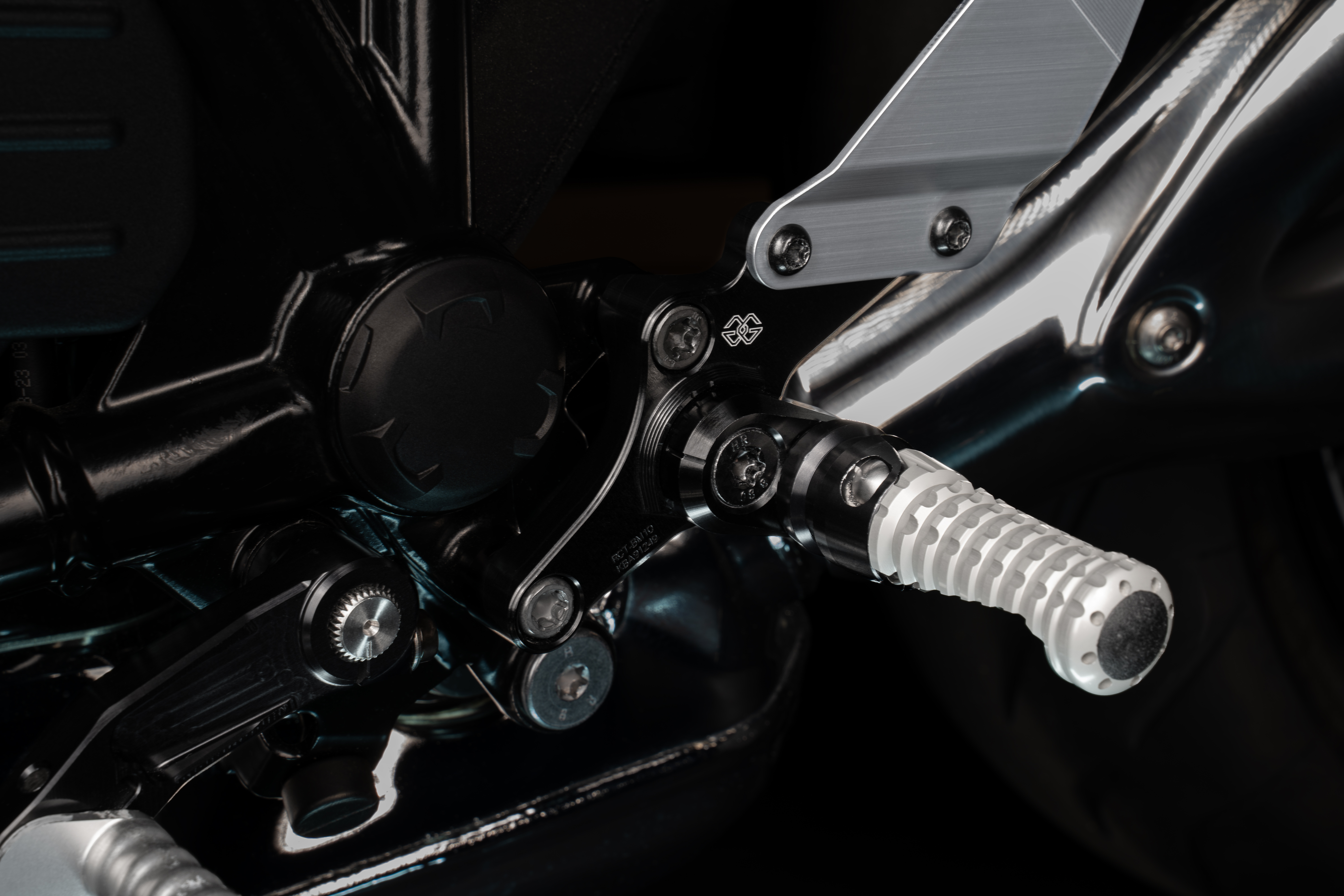 Gilles RCT10GT footrest system RCT10GT-BM10-BS for BMW R12, R12 S, R12 nineT, 2024-