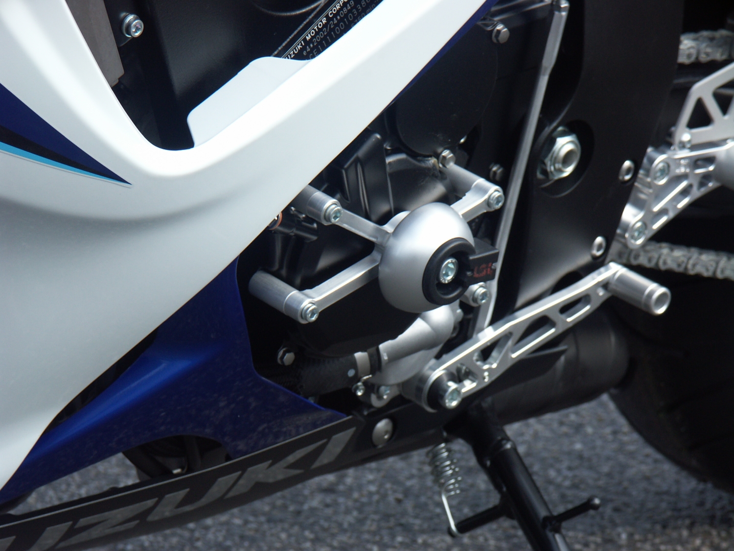 LSL Crash Pad Mounting Kit for Suzuki GSX-R600/ GSX-R750, 2006-2010