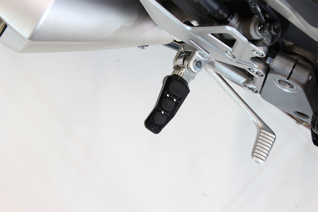 Gilles Replacement Footpeg Kit Touring, Pillion, black for Yamaha MT10, Tenere 700, FZ6
