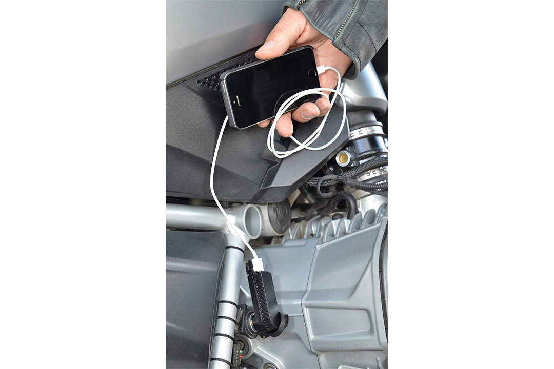 BAAS USB4 angle-USB Charger 5V 2A