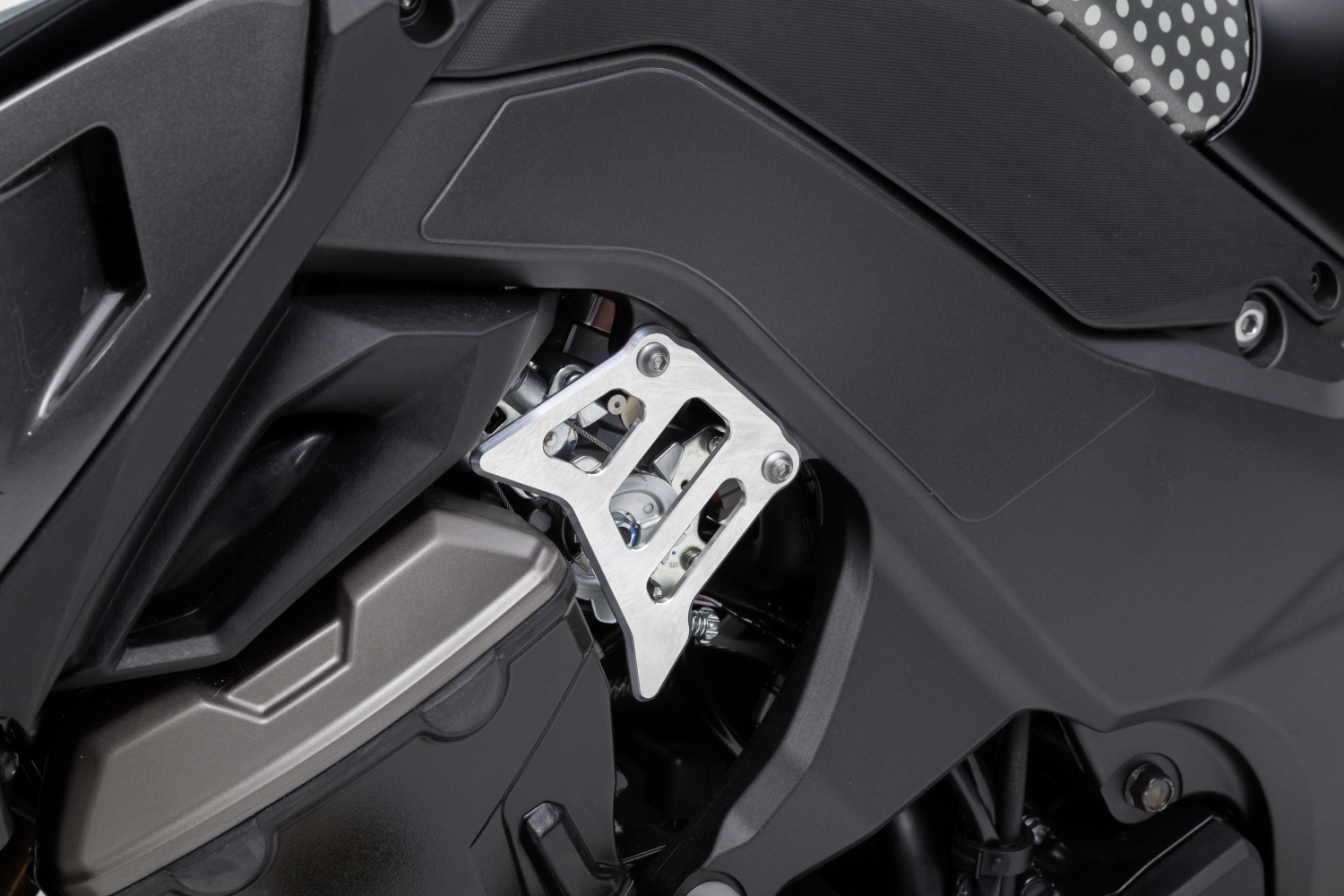 LSL injection unit cover for Kawasaki Z1000, model year 2014-, black