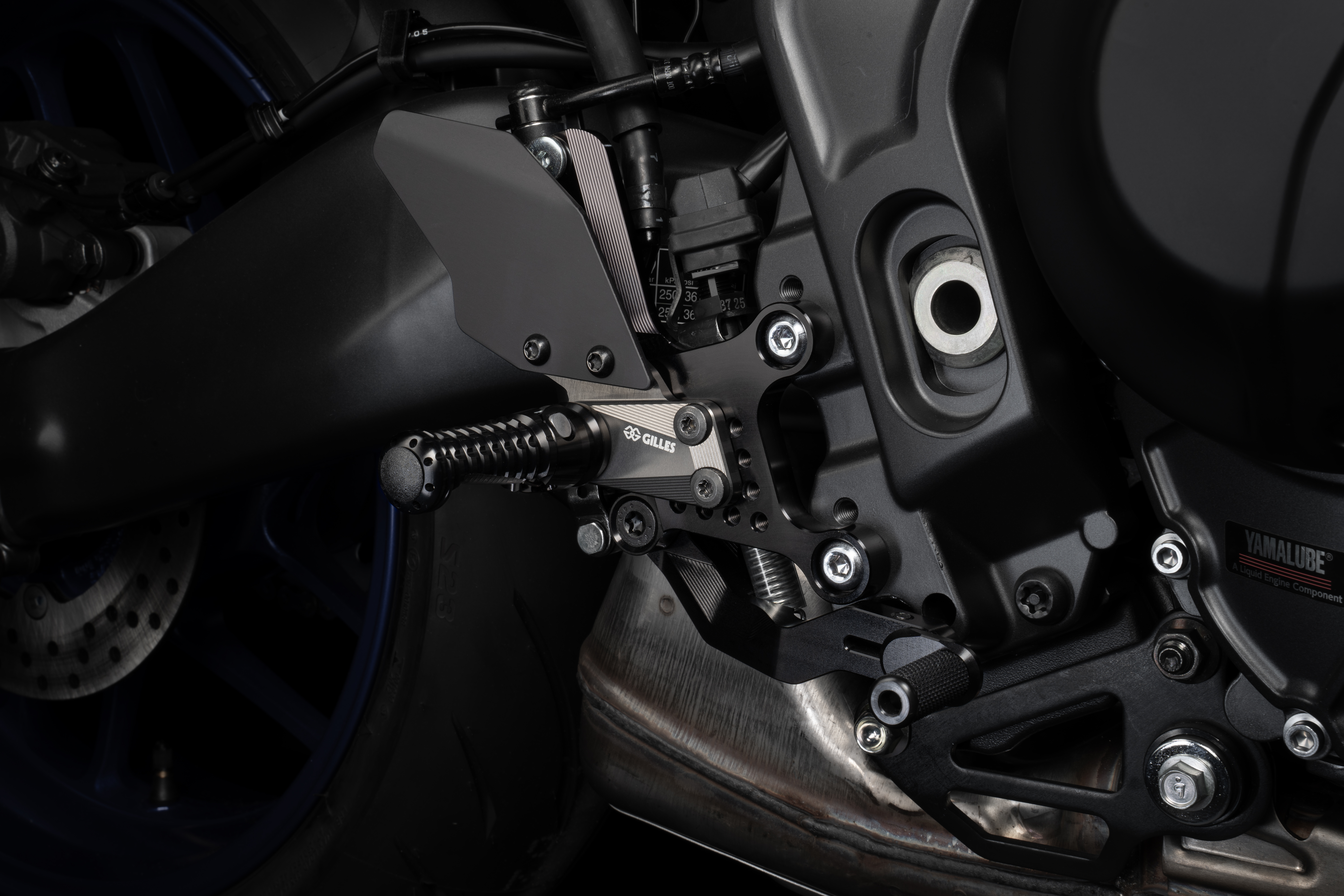 GILLES AS31GT3 footrest system black for Yamaha MT09, RN87, XSR900GP, RN96 2024-