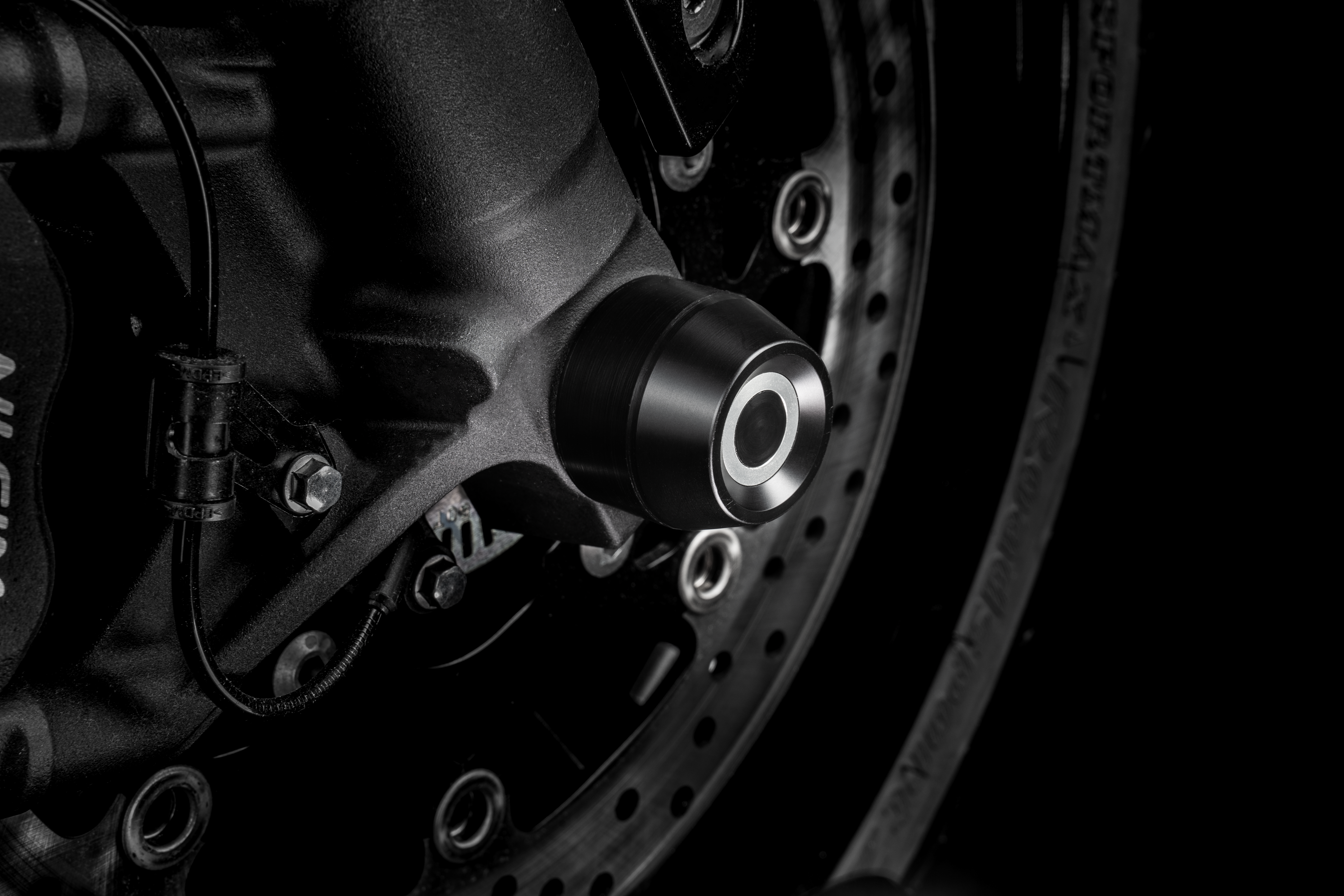 Gilles Axle Protector fronte, for Suzuki GSX-8S and GSX-8R
