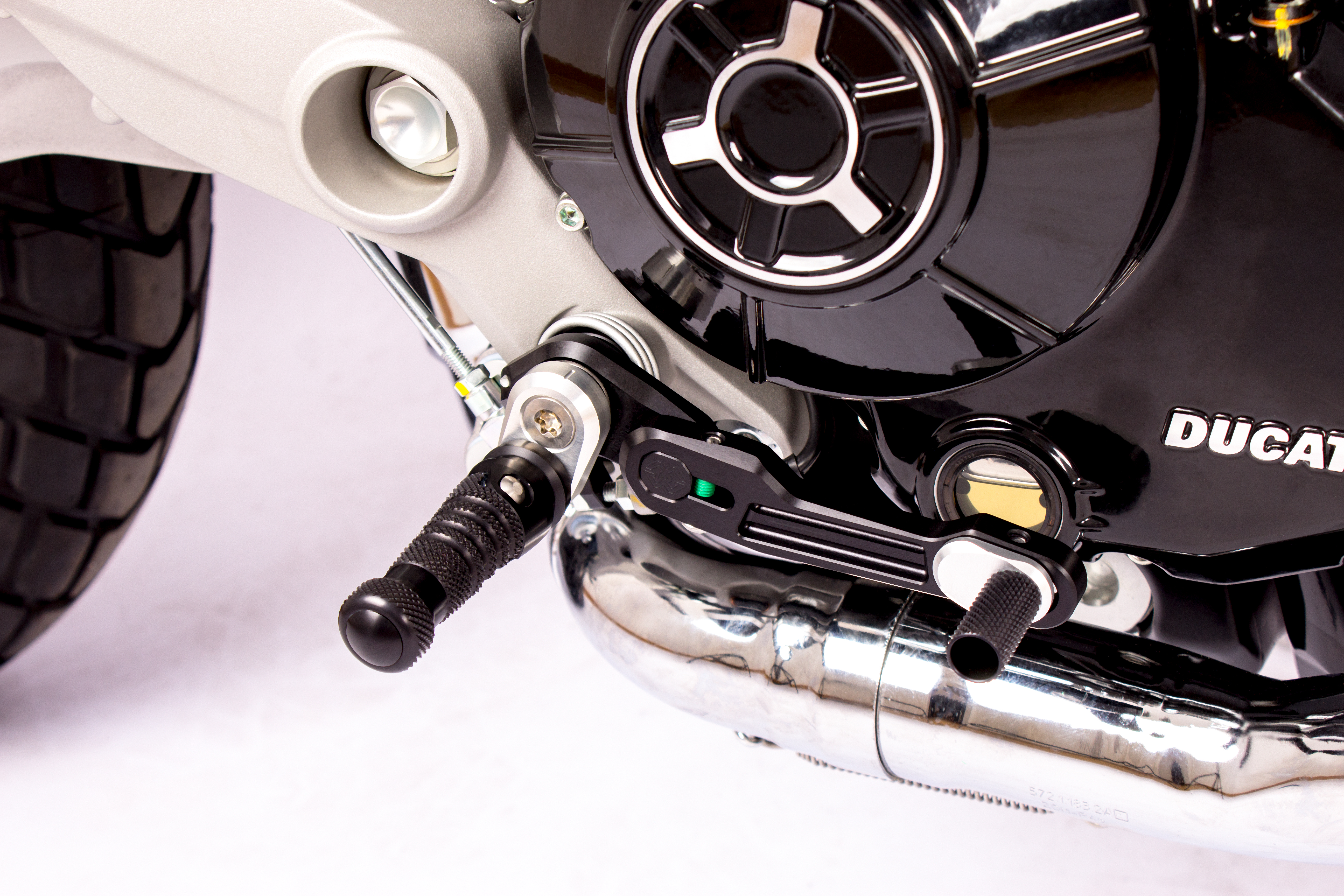 GILLES RCT10 footrestenanlage for Ducati Scrambler 1100