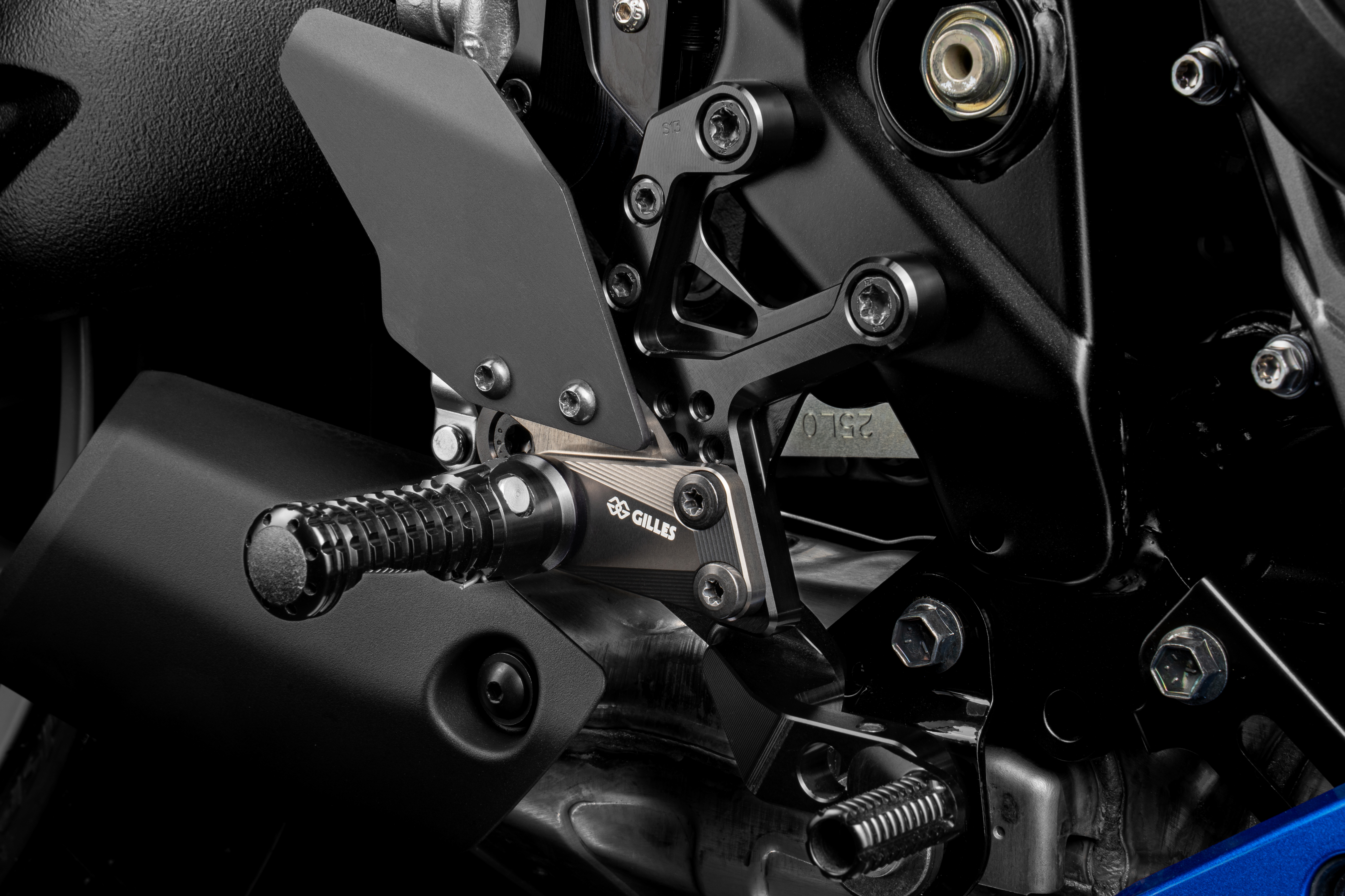 GILLES AS31GT3 black footrest system for Suzuki GSX-8S 2023- / GSX-8R 2024-