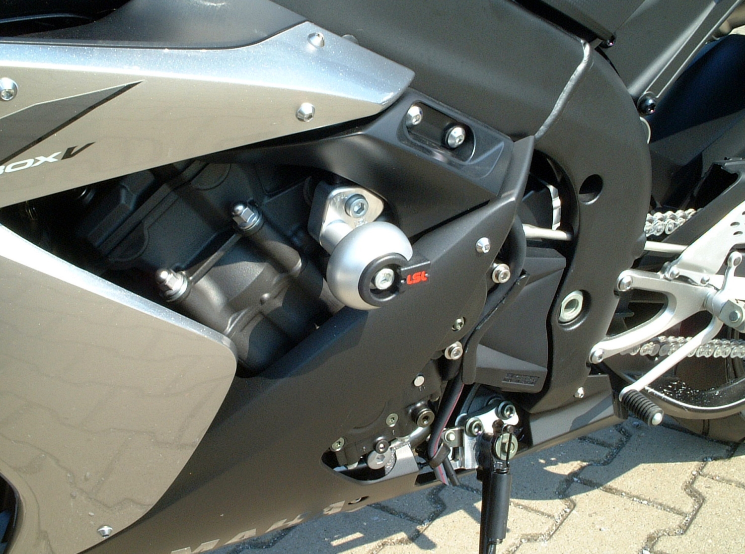LSL Crash Pad Mounting Kit for Yamaha YZF-R1, 2004-2006