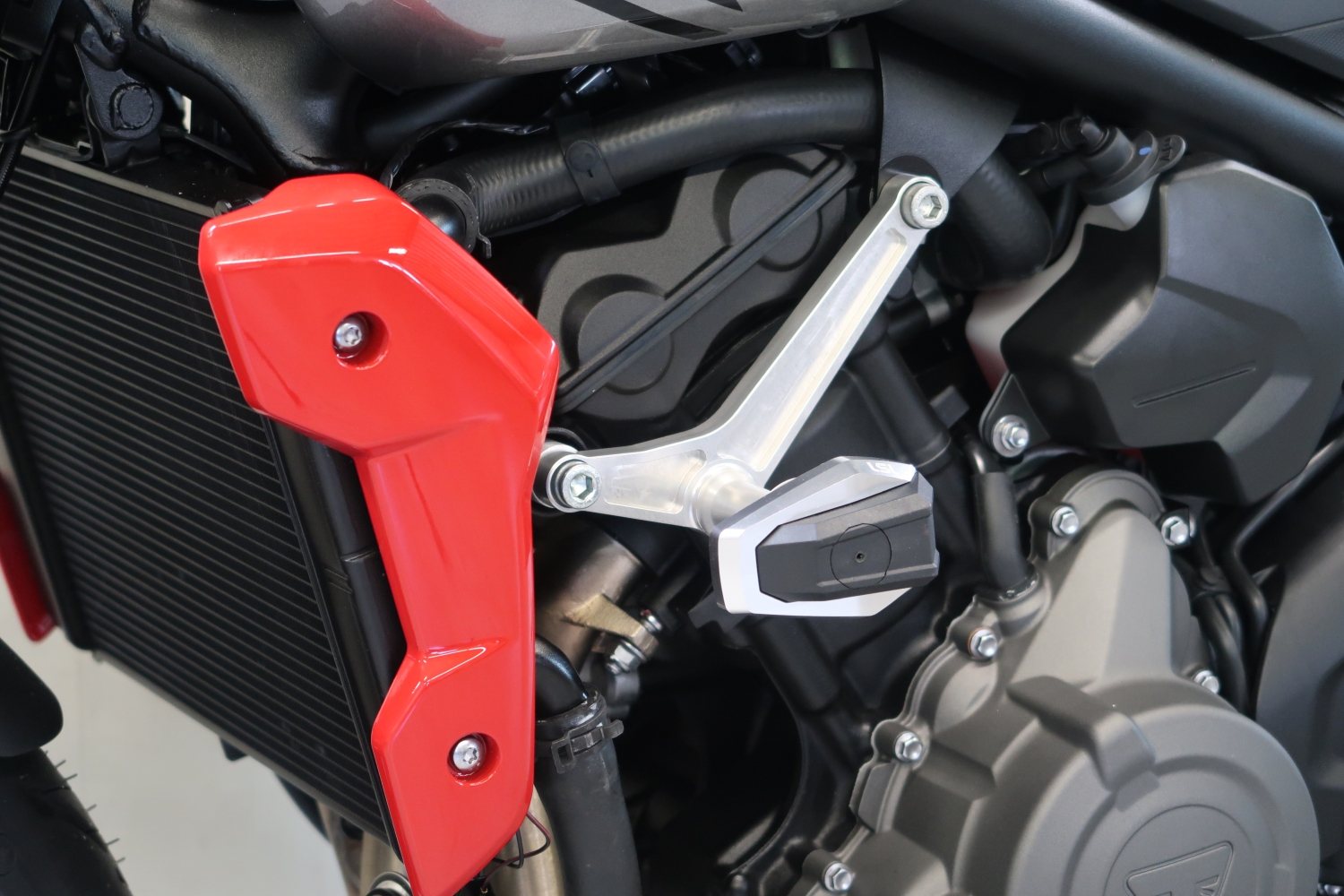 LSL Crash Pad Mounting Kit for Triumph Trident 660, 2021-