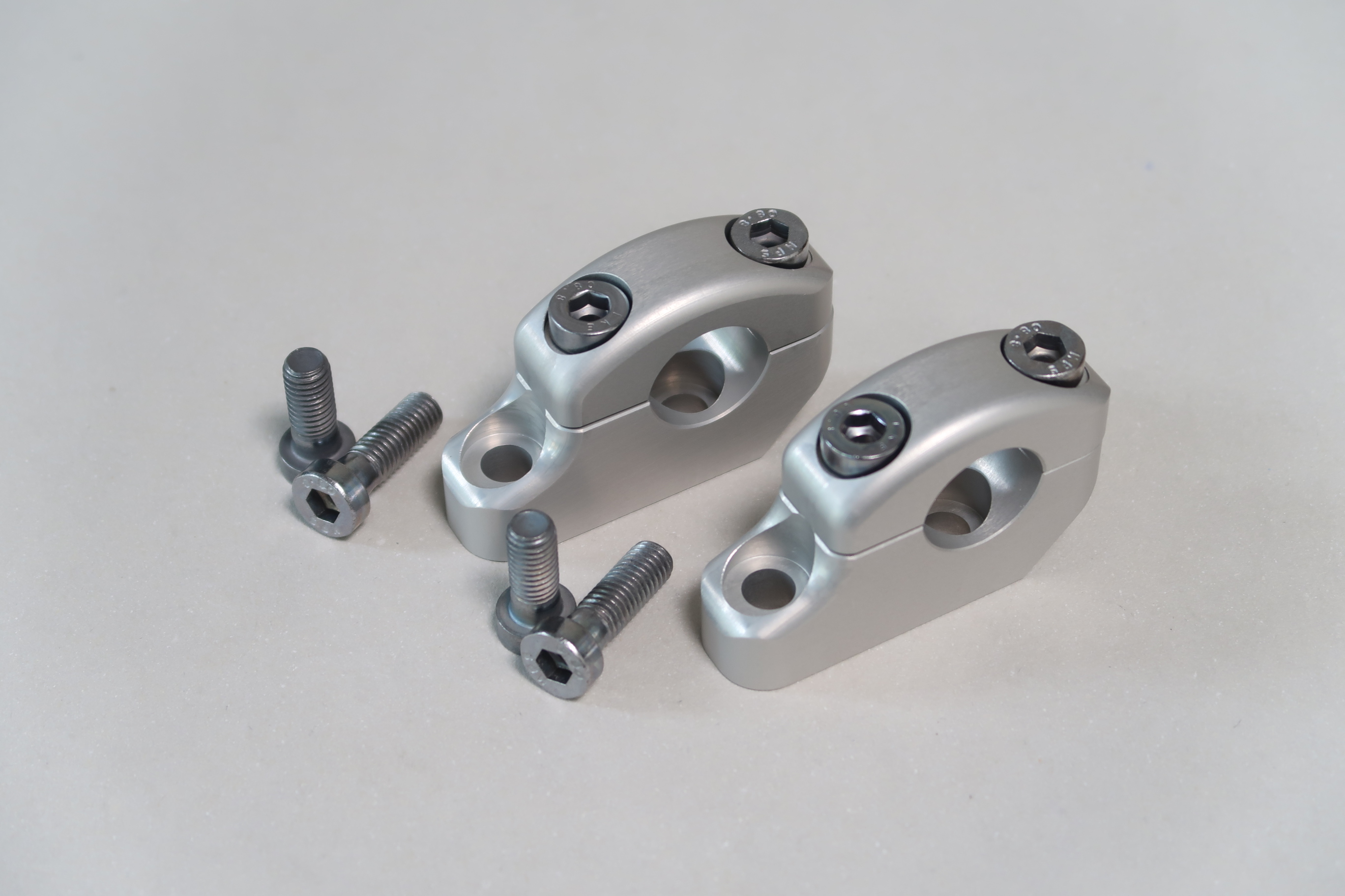 LSL Back-Set Clamp Riser Pair, silver