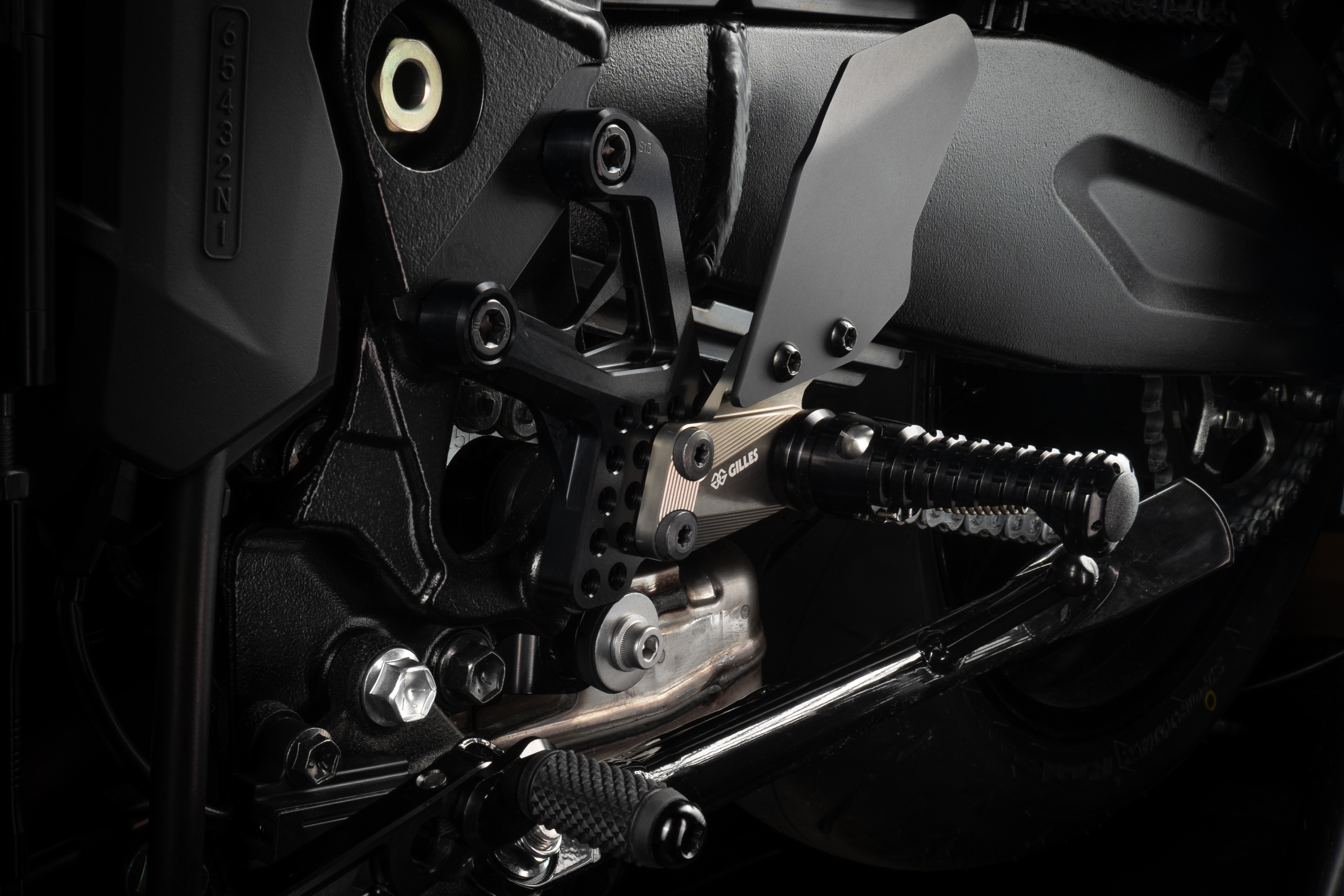 GILLES AS31GT3 black footrest system for Suzuki GSX-8S 2023- / GSX-8R 2024-
