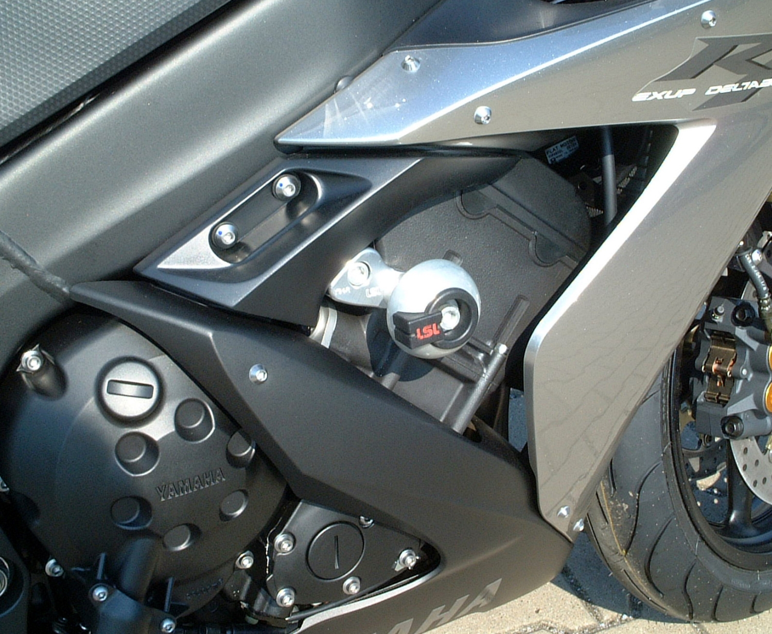 LSL Crash Pad Mounting Kit for Yamaha YZF-R1, 2004-2006
