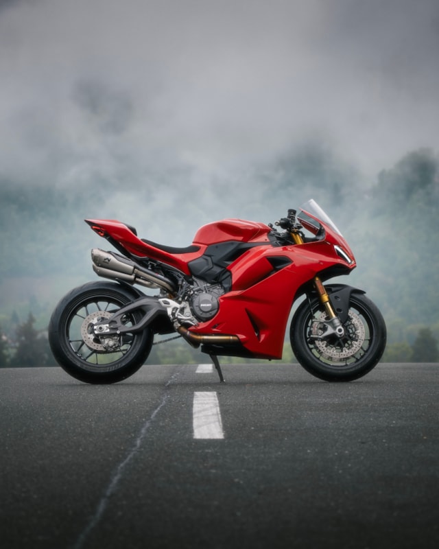 Akrapovic Evolution Line (Titanium) exhaust system for Ducati Panigale V2, Streetfighter V2, 2025-