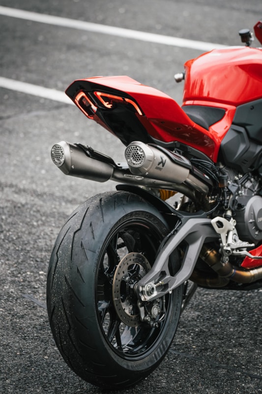 Akrapovic Evolution Line (Titanium) exhaust system for Ducati Panigale V2, Streetfighter V2, 2025-