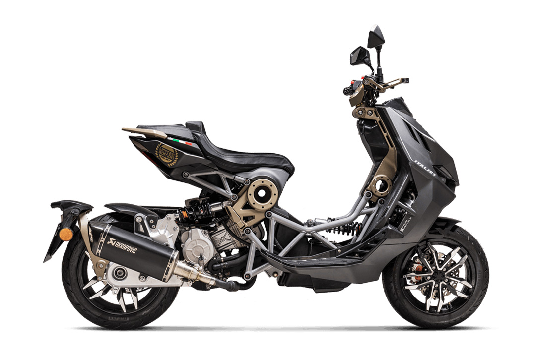 Akrapovic Slip-On Line (Titanium) exhaust system for Italjet Dragster 125 / 200 from model year 2021-