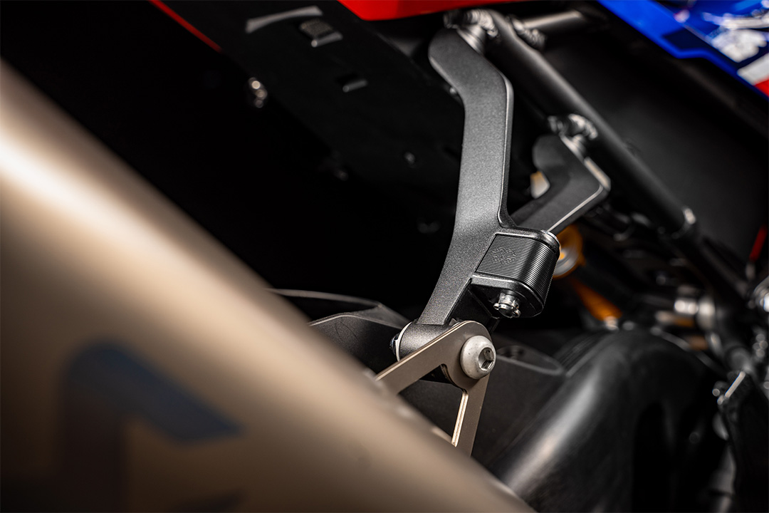Gilles Pillion Footrest Holder Cover, black, for Honda, SC82