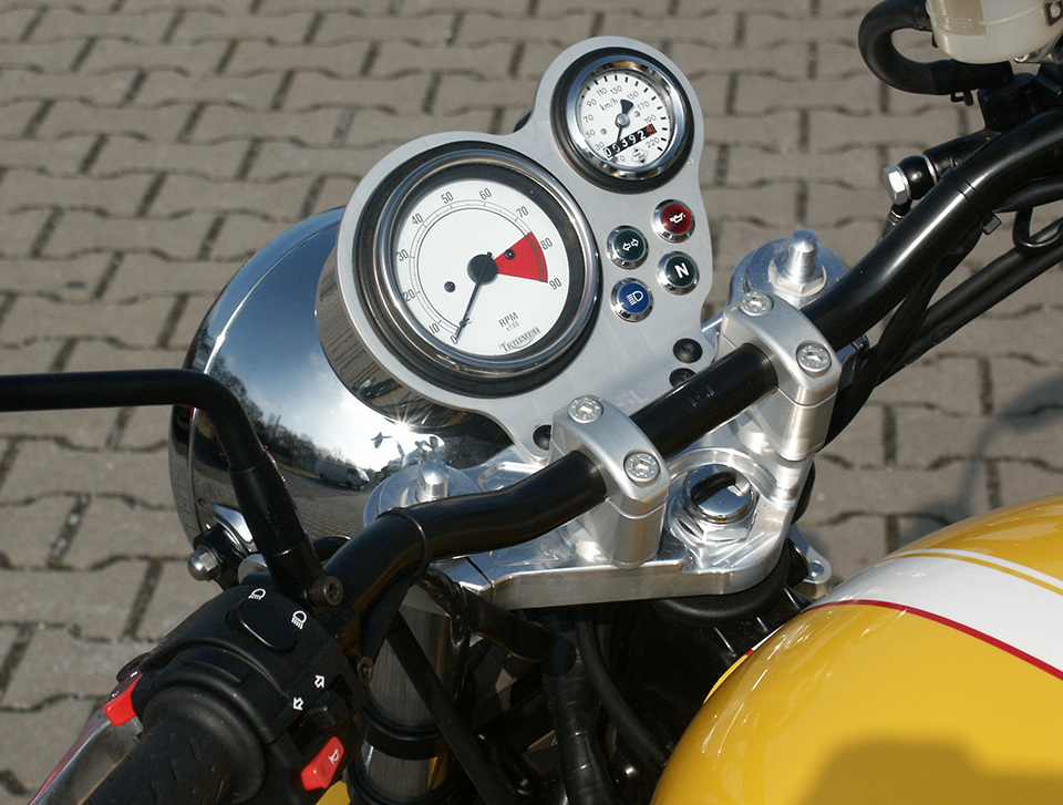 LSL triple clamp for Triumph Thruxton - 2007, 22mm handlebar, silver