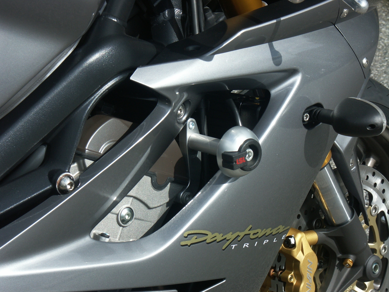 LSL Crash Pad Mounting Kit for Triumph Daytona 675, 2006-2012