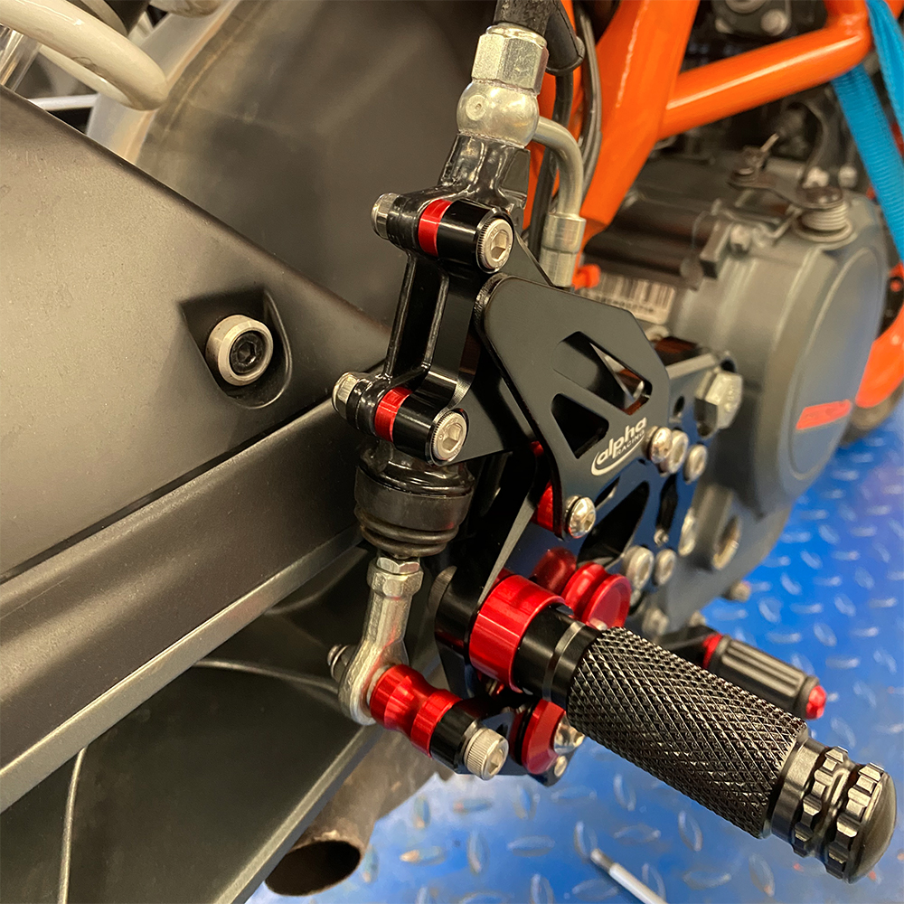 >TRACK< footrest system black KTM RC390 2014- ABE