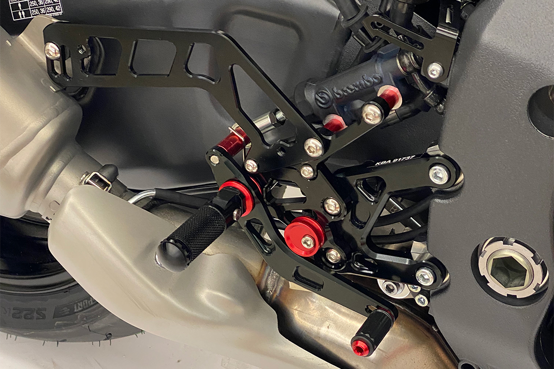 >TRACK< Rearset System black Yamaha MT10 2016- ABE