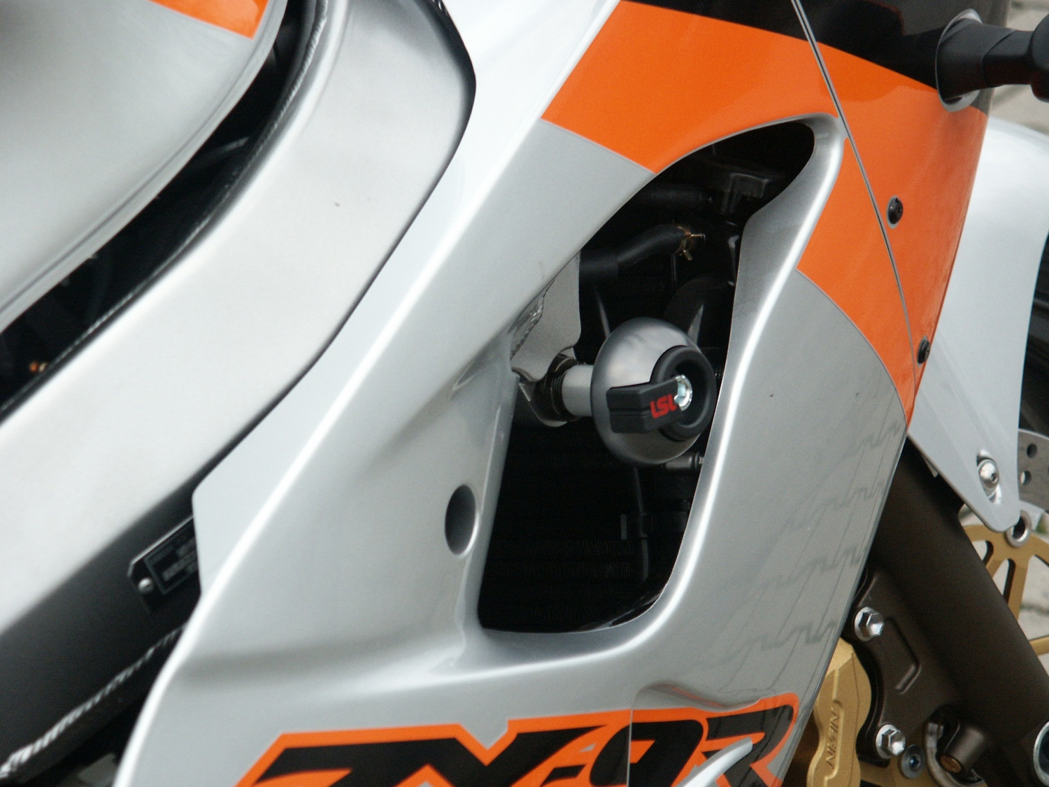 LSL Crash Pad Mounting Kit for Kawasaki ZX-9R, 2002-2003