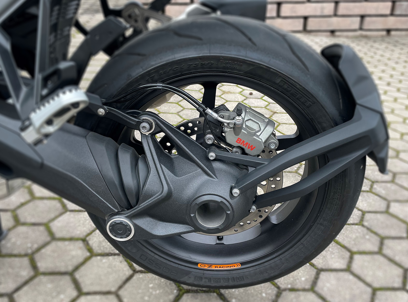 OZ Piega 17" Conversion Kit BMW R 1300 GS Black