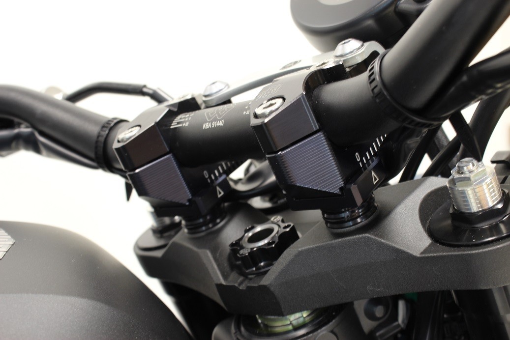 GILLES 2DGT adjustable handlebar risers, black