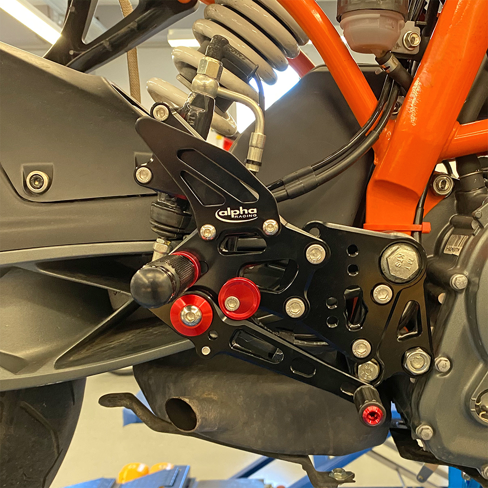 >TRACK< footrest system black KTM RC390 2014- ABE