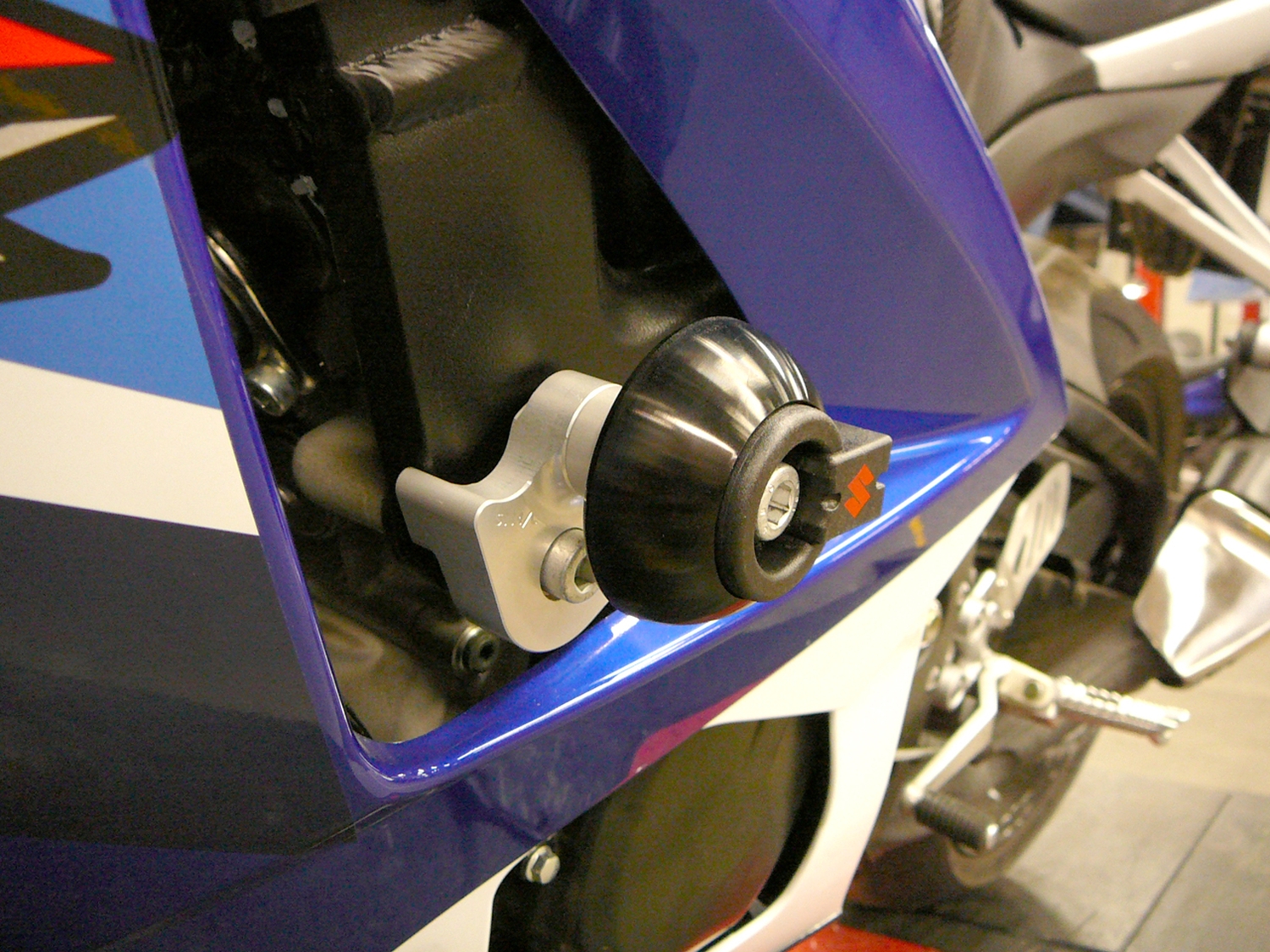 LSL Crash Pad Mounting Kit for Suzuki GSX-R1000, 2007-2008, without adapter