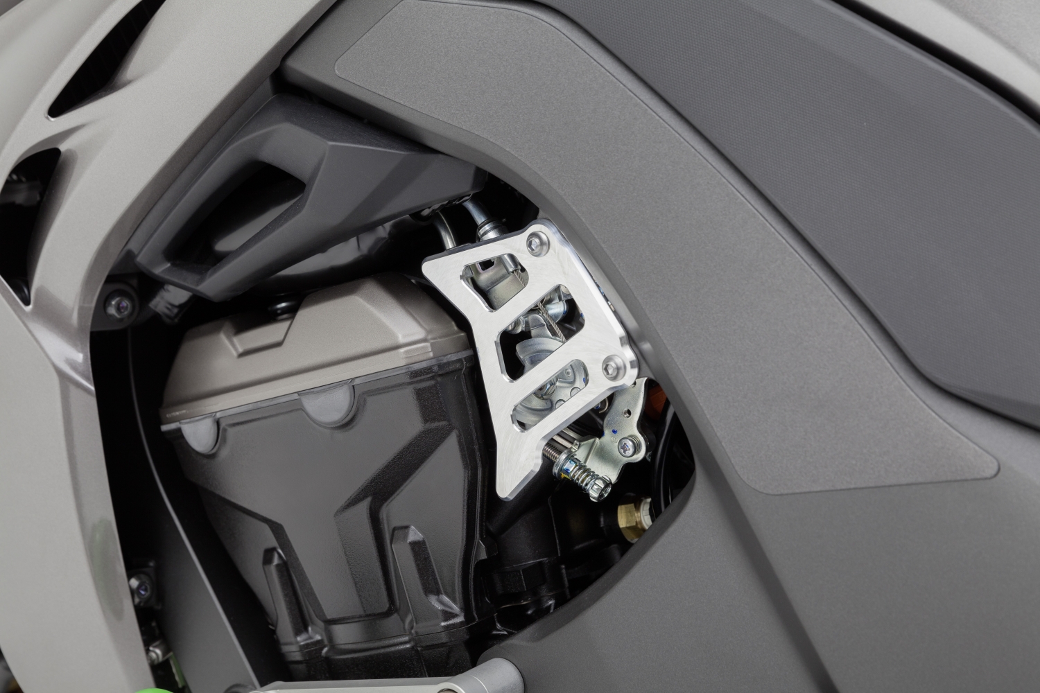 LSL injection unit cover for Kawasaki Z1000, model year 2014-, black