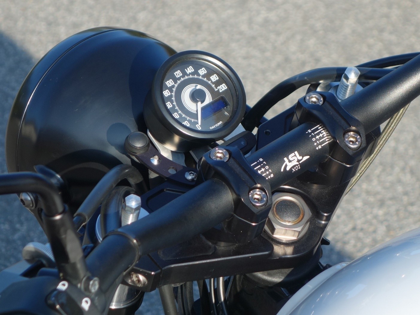 LSL Instrument Panel Velona Bonneville/Thruxton GB, black anodised