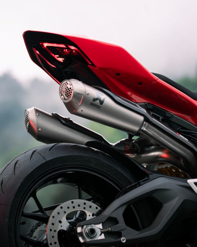 Akrapovic Evolution Line (Titanium) exhaust system for Ducati Panigale V2, Streetfighter V2, 2025-