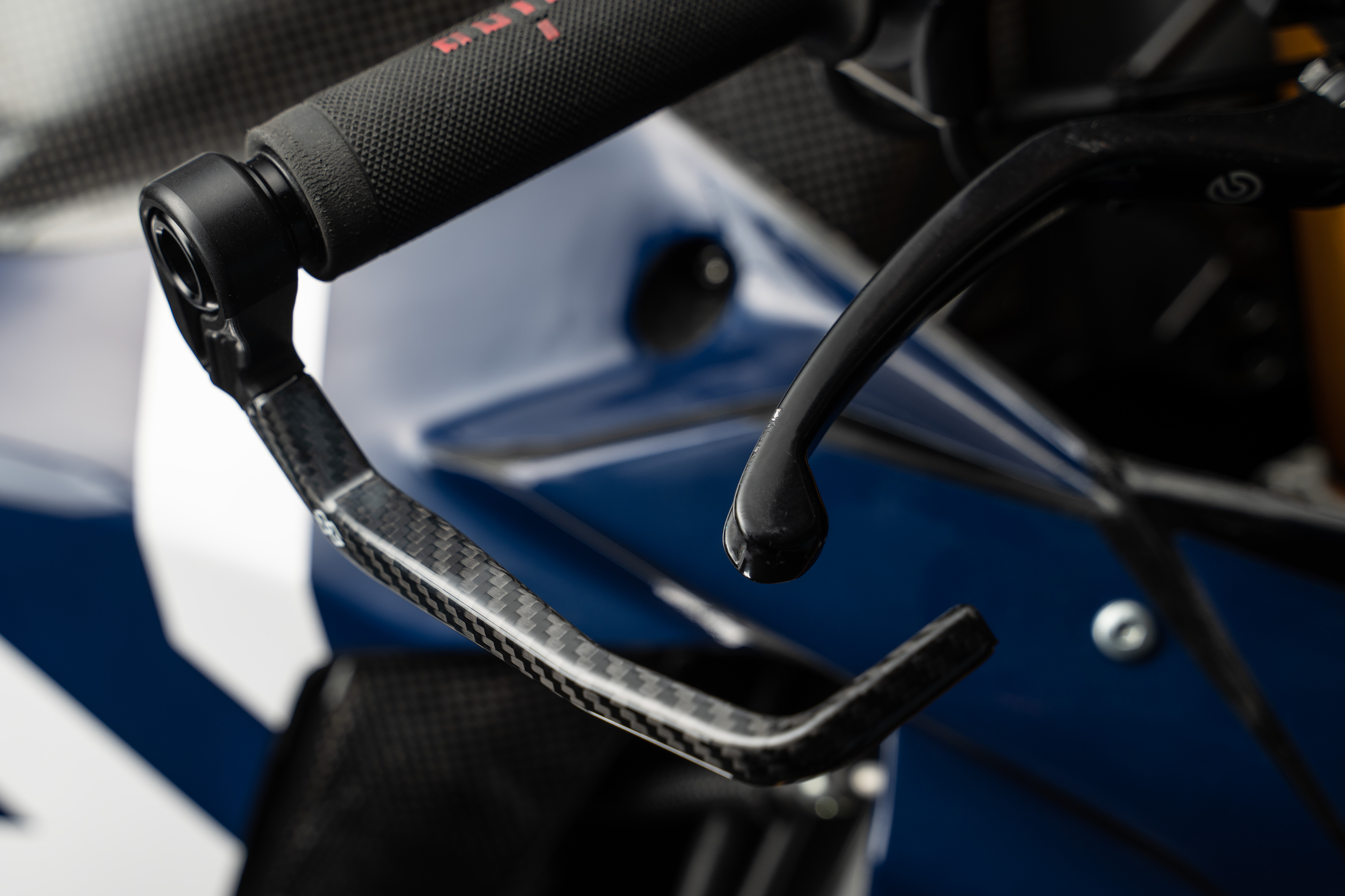 Gilles Tooling clutch leverprotector KHP2-CAR-01 in Carbon