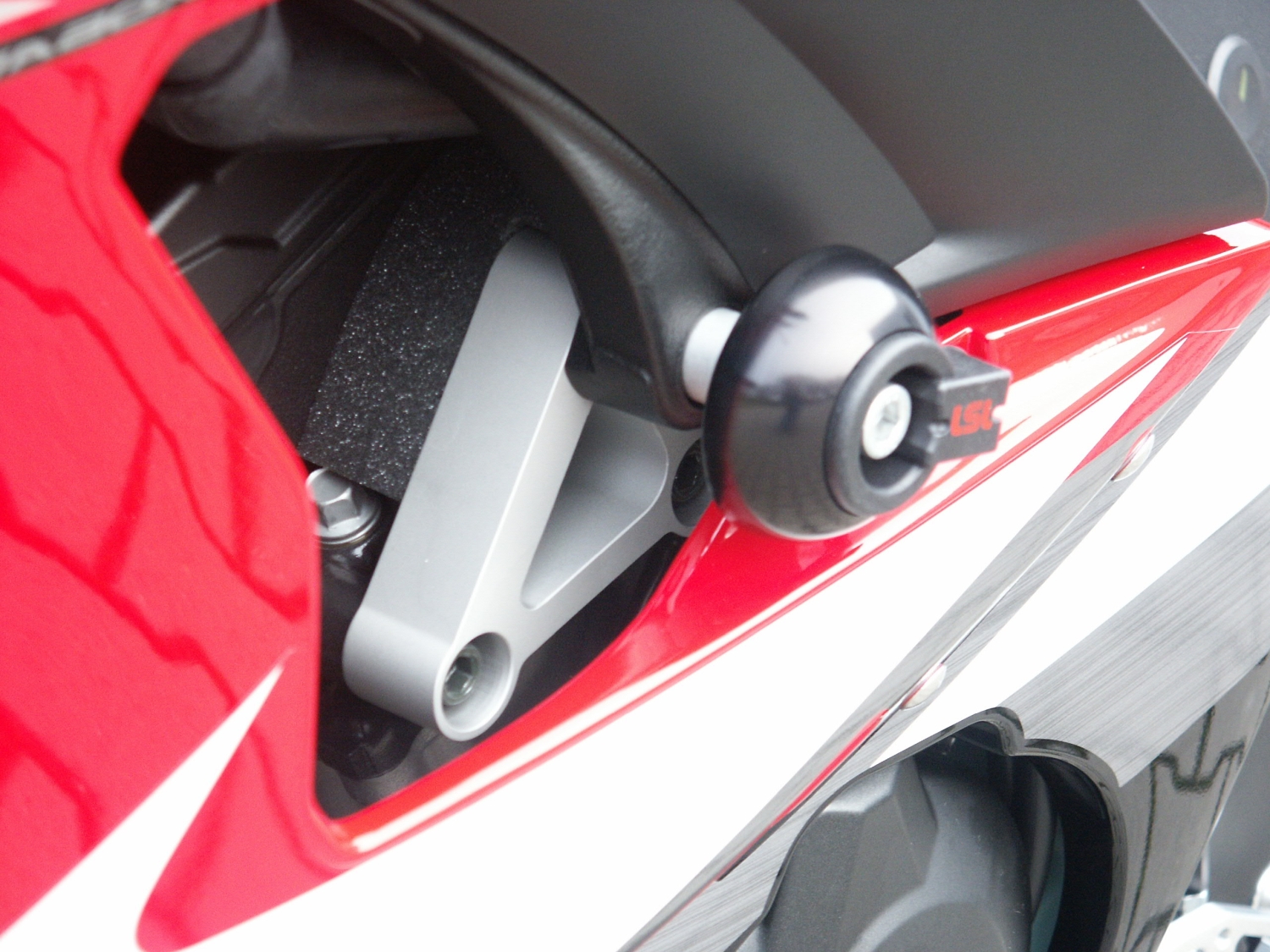 LSL Crash Pad Mounting Kit for Yamaha YZF-R6, 2003-2005