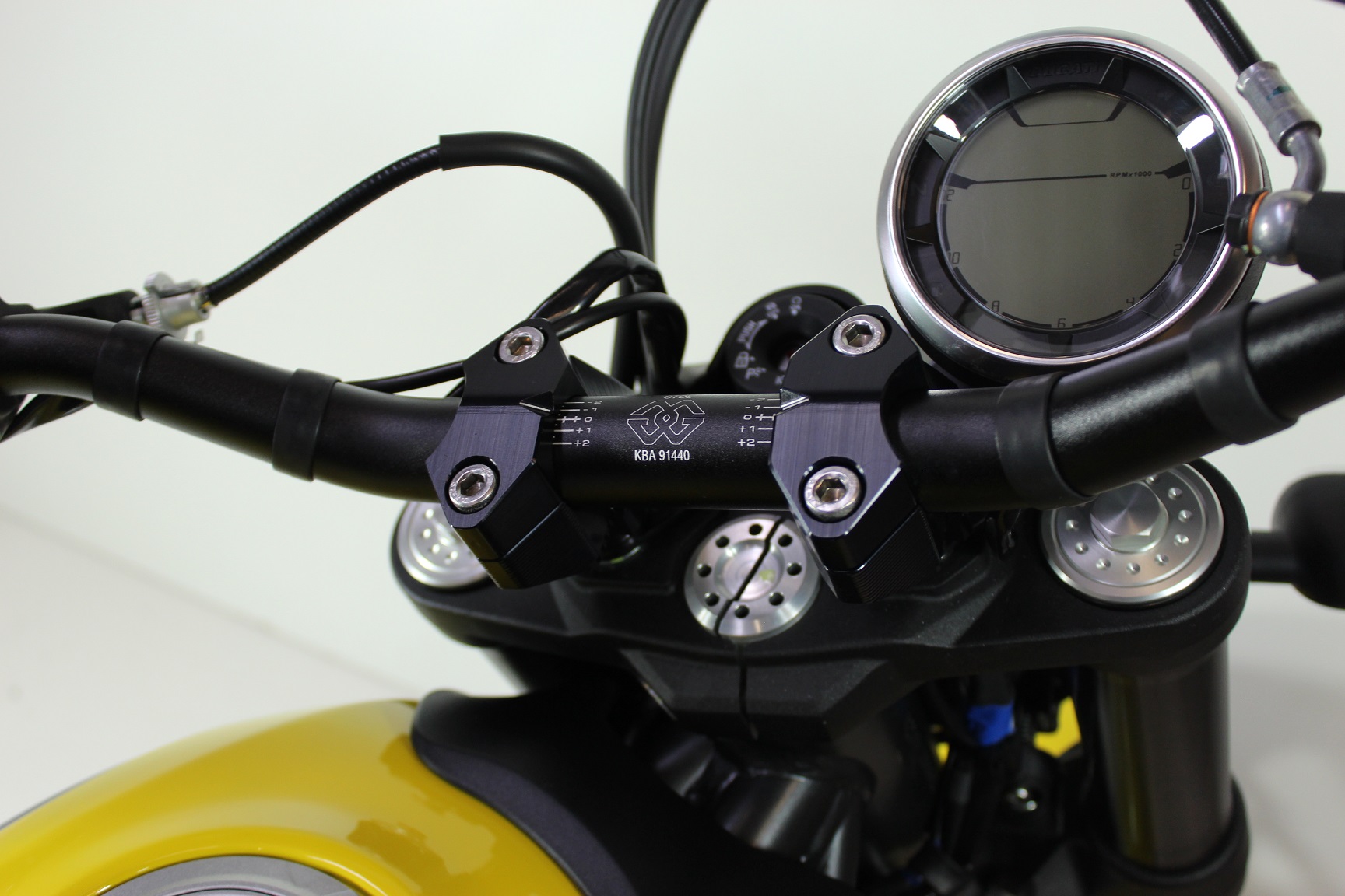 GILLES 2DGT adjustable handlebar clamps black