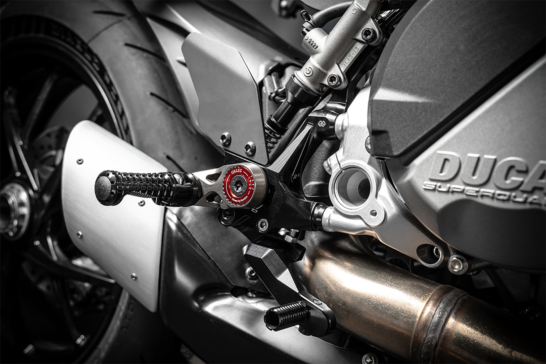 GILLES MUE2 footrest system for Ducati Streetfighter V2 2022-