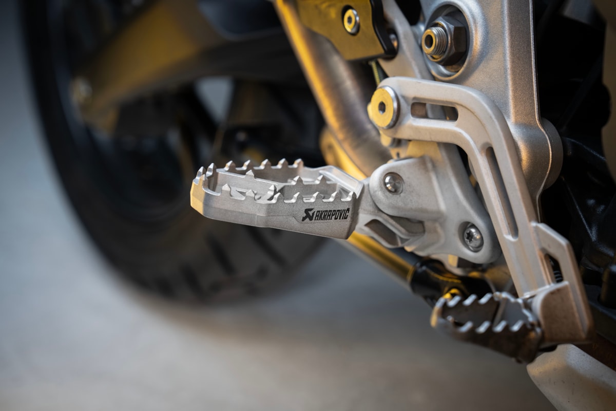 Akrapovic Adventure footrest Titanium for Triumph, Tiger 1200 GT, Rally, Tiger 800 X-models, Tiger 850, 900, Tiger Sport 660